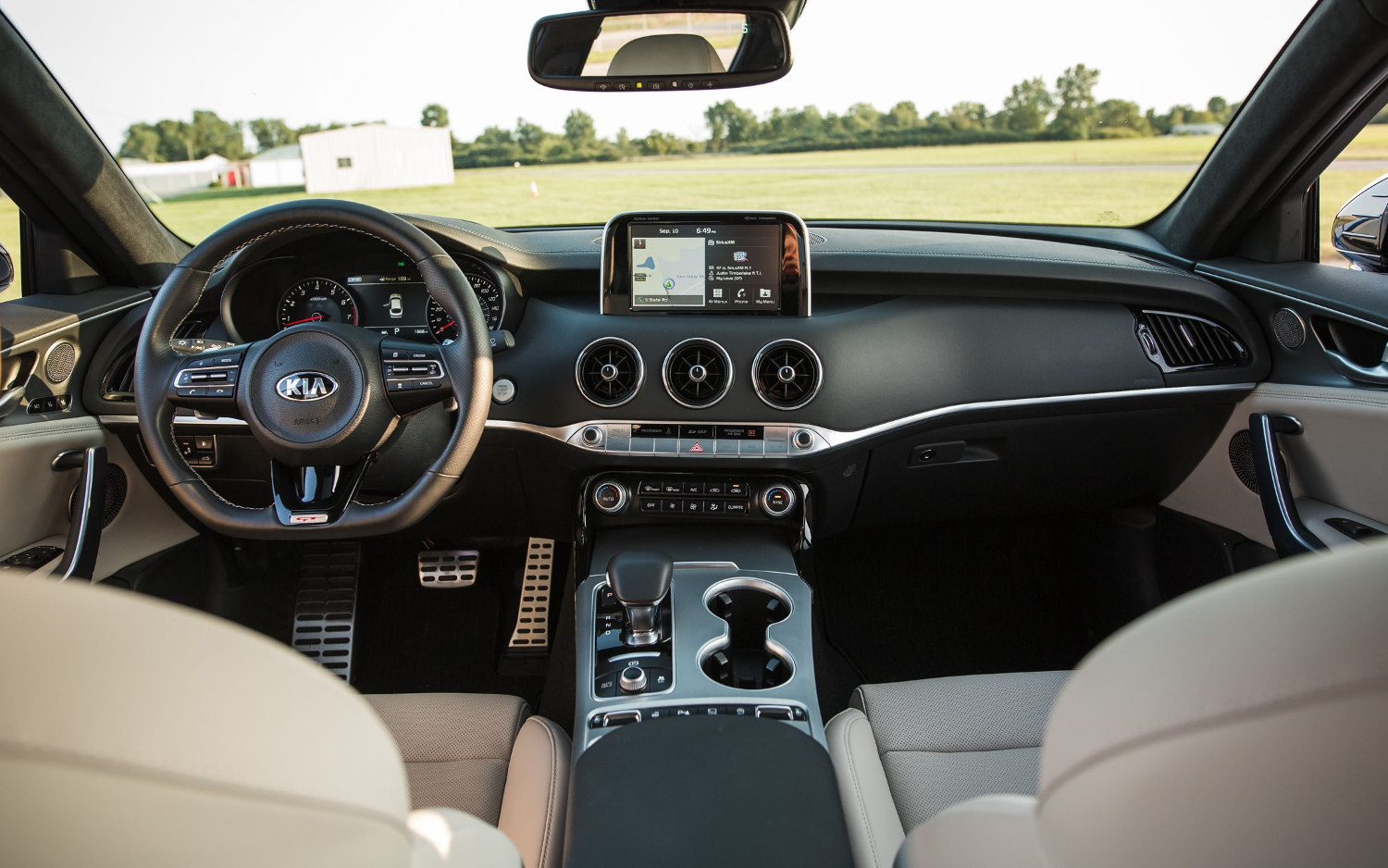 Монитор kia stinger